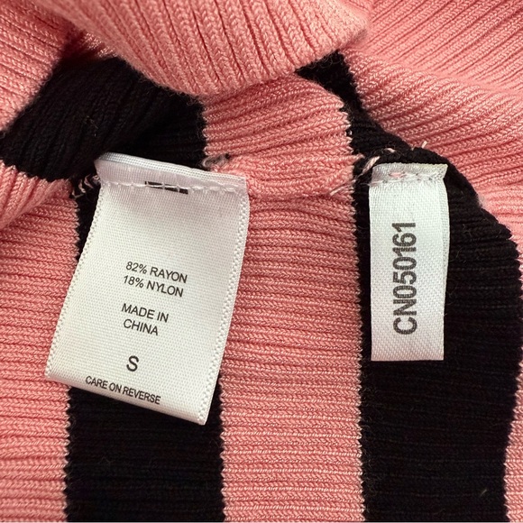 Women’s 7th Avenue Design Studio New York & Company Bell Sleeve Sweater Small - Picture 13 of 16